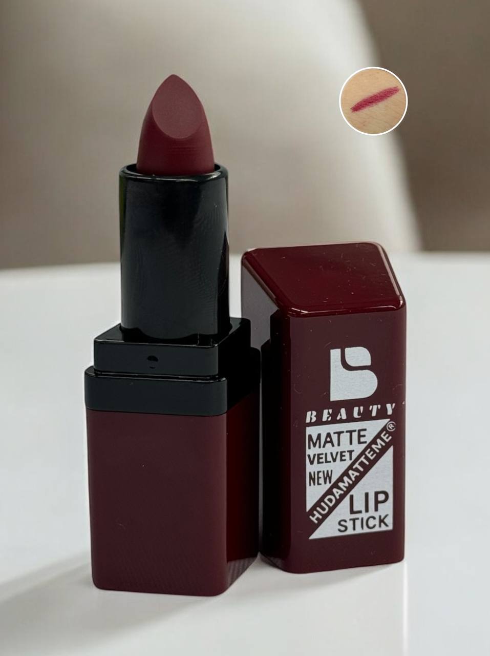 Помада для губ HUDA MATTE ME м.6372