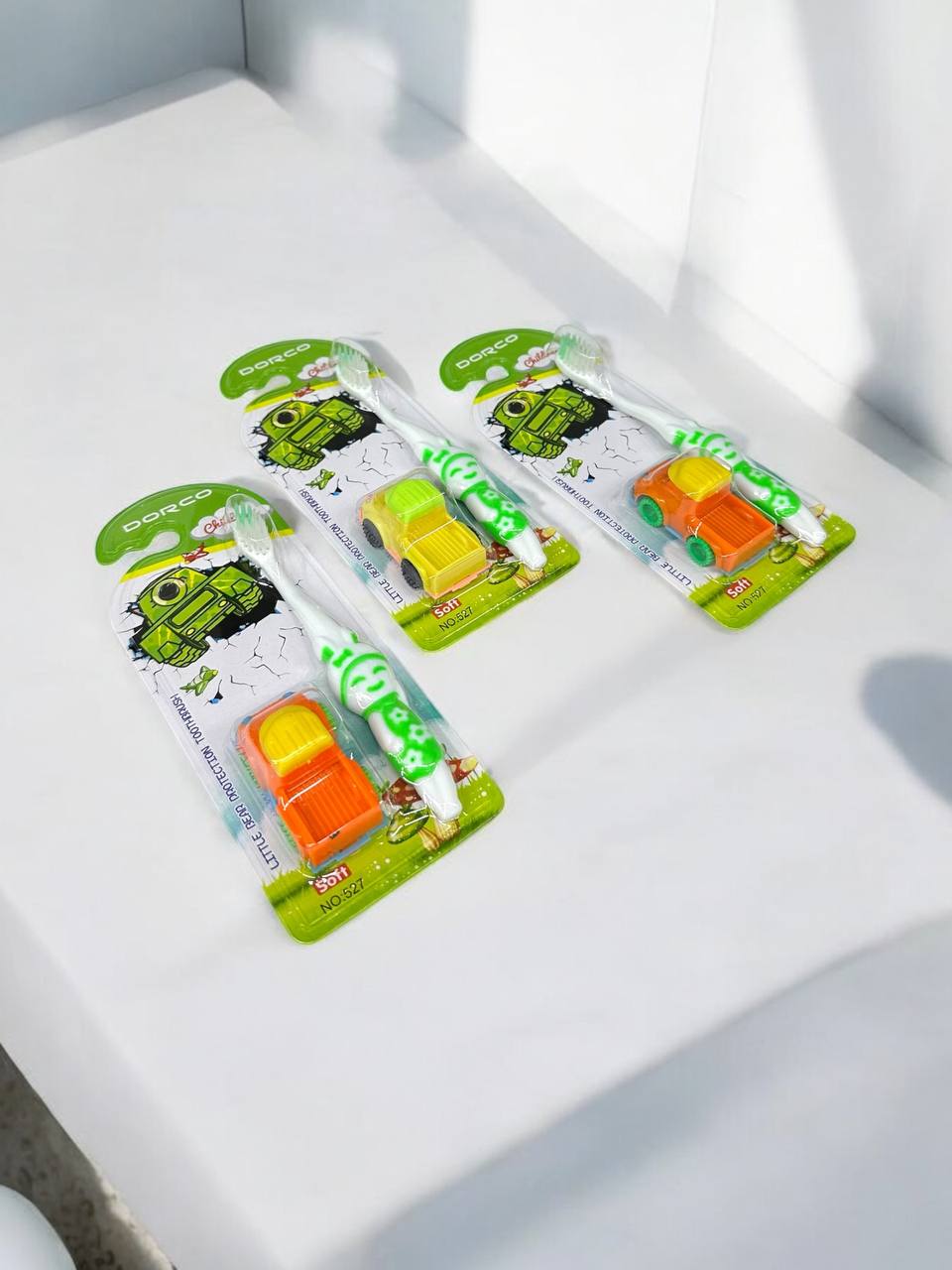 Зубна щітка дитяча DORKO+іграшка м.527