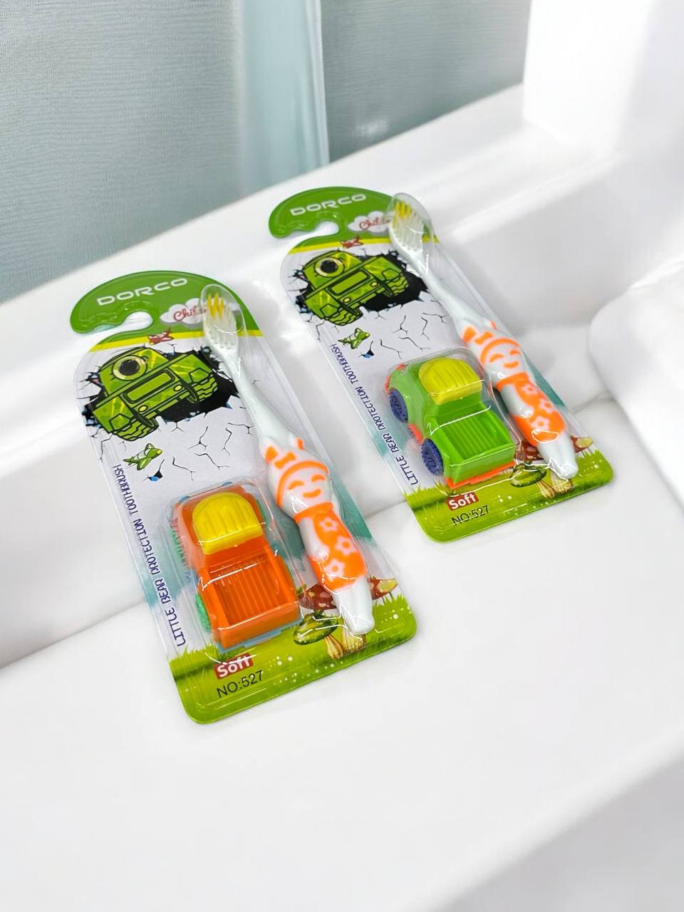 Зубна щітка дитяча DORKO+іграшка м.527